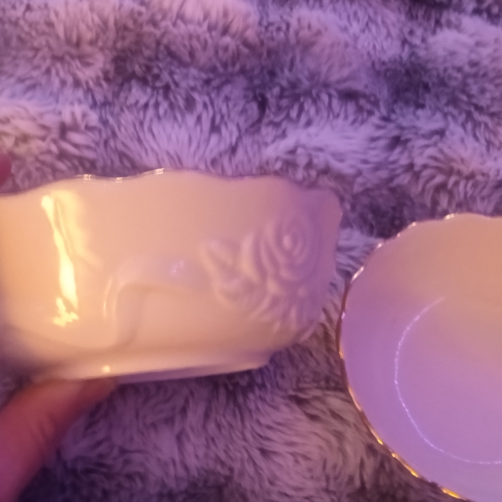 Lenox Collector Edition Set 2 Elegant White With 24 karat Gold Trim Floral Bowls